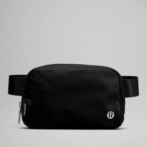 Lululemon everywhere belt bag